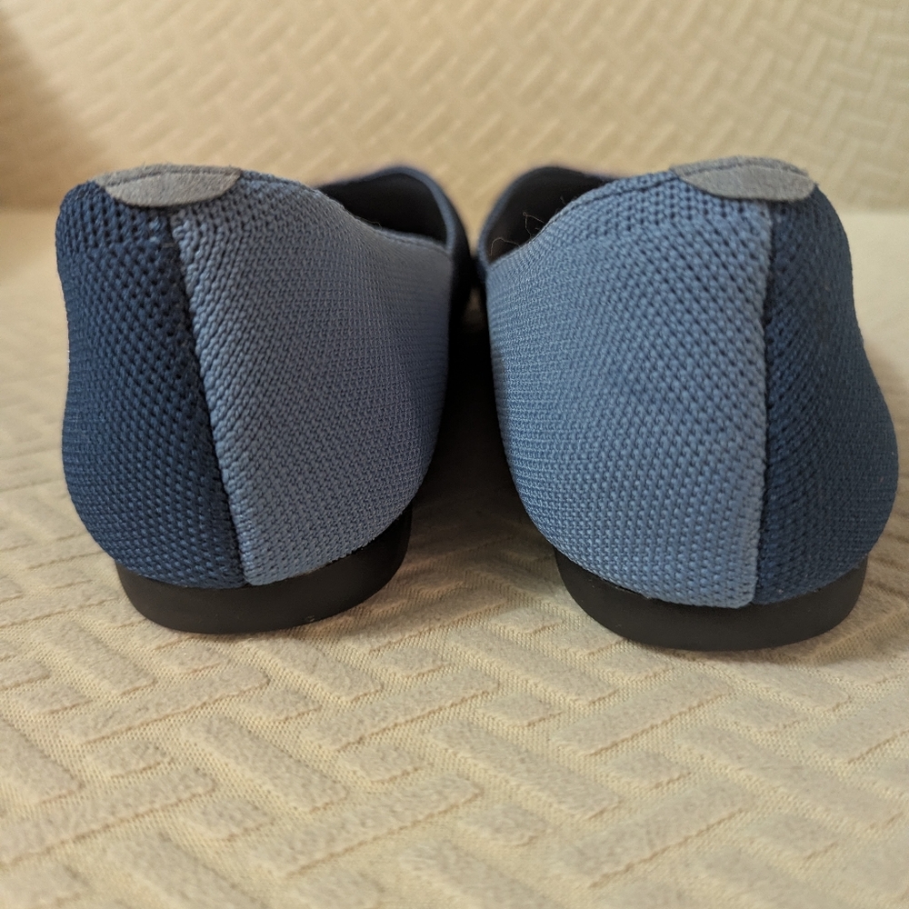 Vivaia Pointed-Toe V-Cut Flats (Valencia 2.0)- Colorblock Blue - Sz 7.5 - Picture 3 of 4